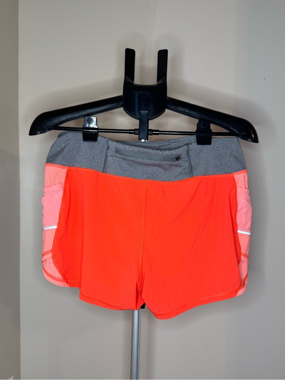 Athleta Mesh Racer Run Shorts Women’s Medium Athletic Gym Outdoor Hiking - Picture 2 of 10
